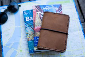 Reisepass Hülle aus echtem Leder. Reisepass Tasche für Reisepass, EC Karten und Boardingpass.